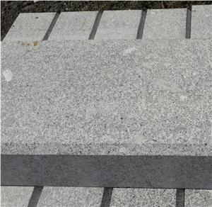 G341 Light Grey Granite Flamed Surface Curbstone Cheap Price
