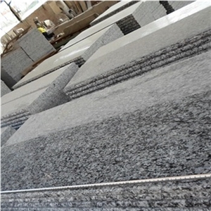 China Popular Cheap Spray/Seawave White Granite Polished Stairs, Treads with Bullnose Round Edge, Riser, Staircase, Steps, Natural Building Stone Stair Use for Villa, Hotel Project