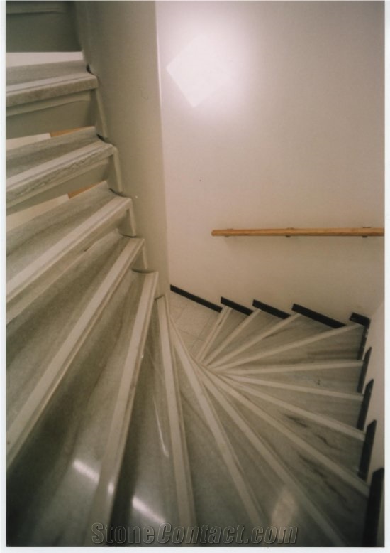 Supikovice Mramor Stair Riser and Steps