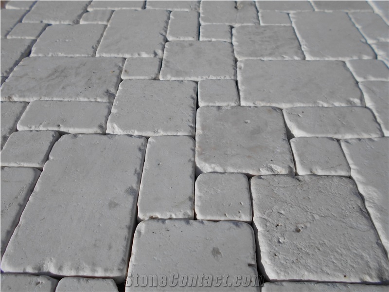 Vanilla Limestone Tumbled Versailles Pattern
