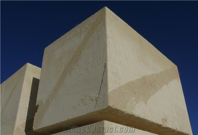 Albamiel Spanish Sandstone Blocks. Amarillo Fósil Niwalla Yellow Blocks Type