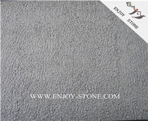 China Bush Hammered Bluestone Tiles with Honeycomb Tiles,Bush Hammered Zhangpu Grey Basalto Floor Tiles,Dark Grey Andesite with Catpaws Paving Stone