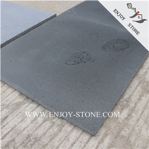 Chinese Andesite Wall Tile,Lava Stone Floor Covering Tile,Grey Basalto Paver with Hole,Grey Andesite Paver with Catpaws