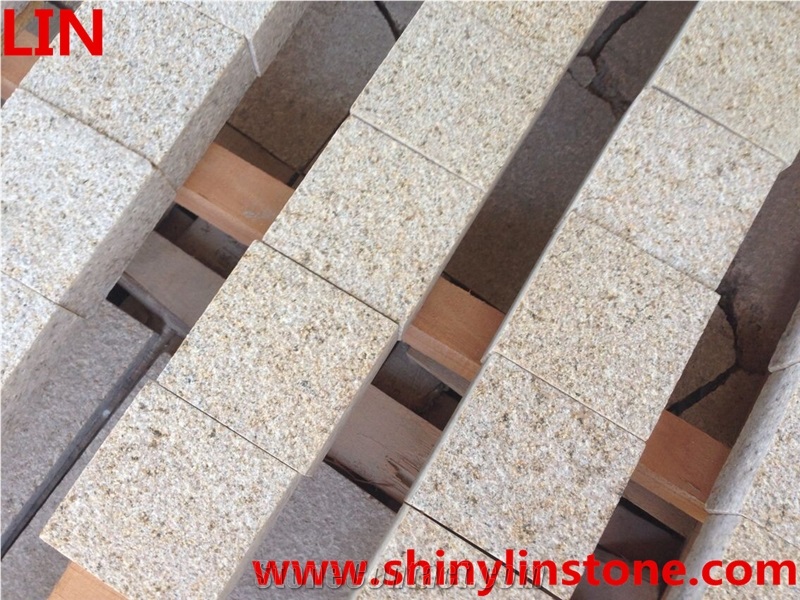 China Popular Cheap G682 Rusty Yellow, Sunny Gold Granite All Sides Natural Split Cube Cobble Stone&Cobblestone&Paving Stone for Patio,Driveway, Garden Stepping Pavements