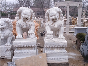 Hand Carved White Marble Chinese Lion Statue Garden Sculptures