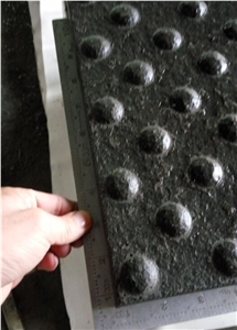China Zhangpu Black Basalt Pedestrian Paving Stone, Tactile, Paving Stone,Blind Stone Pavers,Paving Sets,Blind Paving Stone,Floor Covering,Flamed Surface,Flamed Sandblasted Paving Stone Tiles