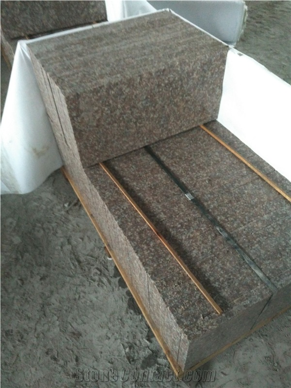 China Cheap Red Color G687 Granite Flamed Processing Floor Covering Tiles, Outdoor Construction Usage Large Stock Uniform Color Cut-To-Size Granite Skirting Tiles Slabs
