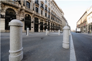 Blanco Berrocal Granite Bollards Placed at the Puerta Del Sol, Madrid