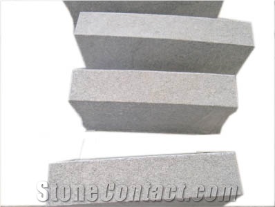 China G684 Black Granite Floor Kerbstone,Covering Black Road Paver, Flamed Finished Kerbstone,China Granite Paving Stone,Outside Stone Paver.Bush Hammered Kerbstone,Granite Sidestone.Chinese Paving