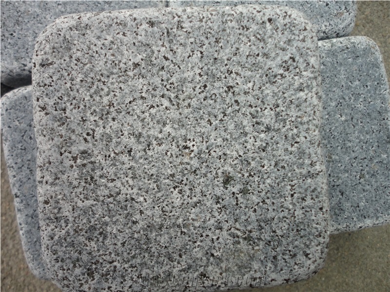 G654 Flamed Granite Paving Stone, China Black Padong Padang Black Granite Kerbstone,Grey Pavers Outside,Dark Grey Granite Stone,G654 Granite,Tumbled Grey Granite Cubestone,Landscaping Stone