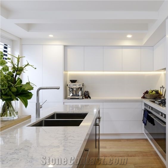 Chinese Quartz Prefabricated Countertops with Eased Edge Wide Luxurious White Veins Makes It a Perfect Match to Interior Design Environment