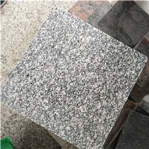 China Dark Grey Granite Tile G688 Polished