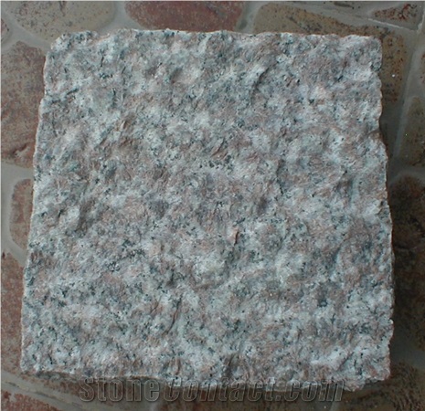 G696 China Granite Chiselled Cube Stone