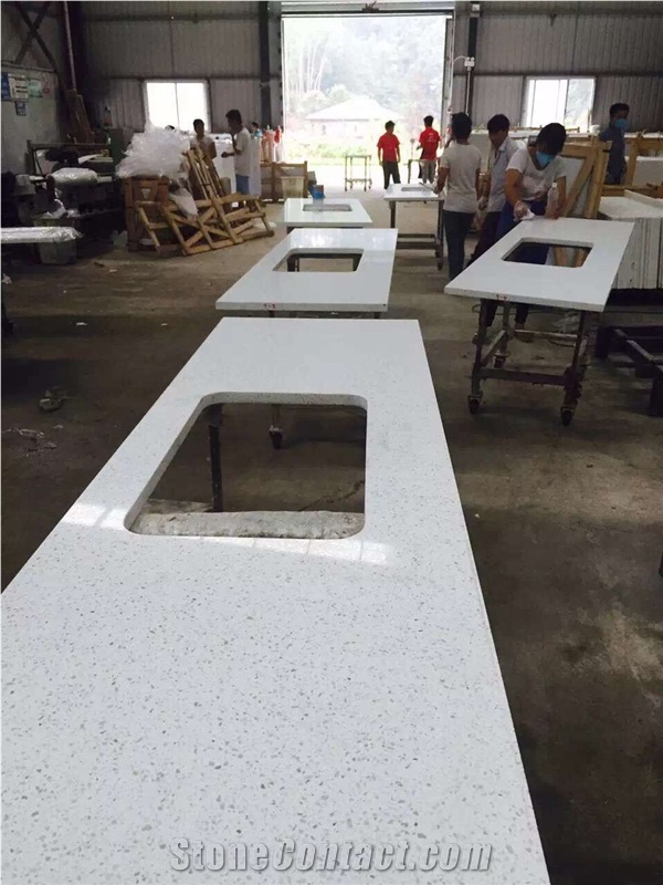 Pure White Quartz Stone Kitchen Countertop