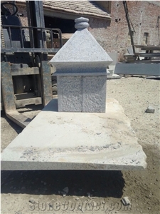 Sd G603 Silver Grey Granite Shaped Pillars and Caps Flamed Surface Competitive Prices