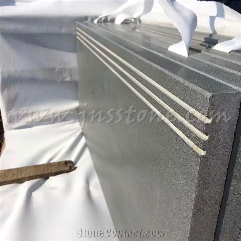 Hainan Honed + Sealed Grey Basalt Steps / China Grey Basalt Stairs / Basaltina / Basalto / Inca Grey / Bazalt / Basalto