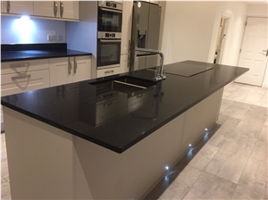 Crystal Black Sparkle Black Quartz Stone Worktop, Kitchen Countertop, Fireplace with Eased Edging Widely Used in Residential and Commercial Kitchen and Bath Applications