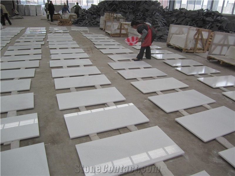 HeatResistant White Marble Tile from China