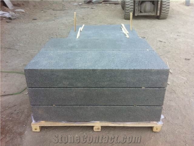 China Natural Stone Diamond Black/Black Diamond Granite Flamed/Bush-Hammered Cube Stone/Courtyard Cobble Stone/Road Pavers/Walk-Way Pavers/Garden Paving/Landscaping Stone/Building Projects