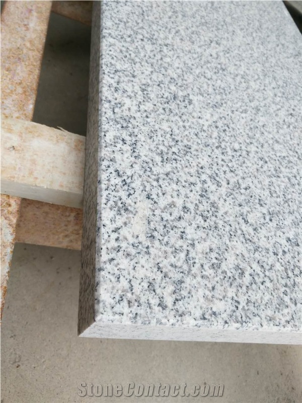 China Light Grey Granite Stairs G603 Granite Gangsaw Stairs