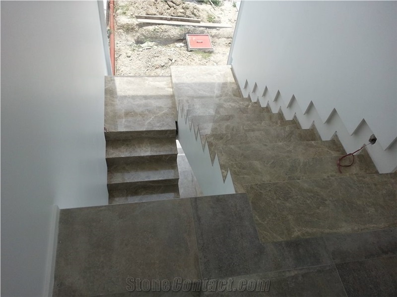Marmoles Perlato Staircase