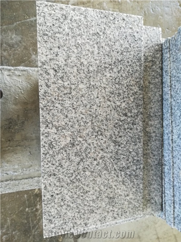 China Popular Cheap G623 Light Grey Granite Rosa Beta Flamed Floor and Wall Covering Tiles & Slabs, Skirting, Natural Building Garden, Square Paving Stone, Quarry Owner