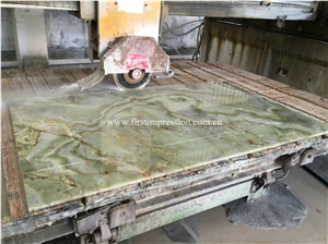 Popular Luxury Green Onyx/New Polished Green Onyx Tiles & Slabs/Natural Building Stone Onyx with Litter Brown Veins/Feature Wall/Clading/Hotel Bathroom/Living Room Project Decoration