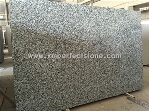 New Spray White Granite Polished Slabs from China / 2cm Thick Granite Slabs / Granite Prices Per Foot / 4 X 8 Granite Slab / Bathroom Vanity Top / China Cheap Granite Flooring Tile