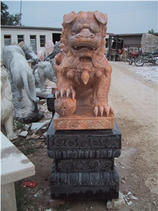 Pink Marble Chinese Lion Statue Hand Carved Garden Sculpture