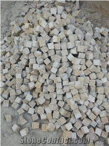 Block Stock Cobble G682 Brick Road Pavers on Mesh,Padang Giallo Rust Granite Cube Stone & Brick Pavers Golden Garnet,Driveway Paving Sets,Landscaping Stone-Gofar