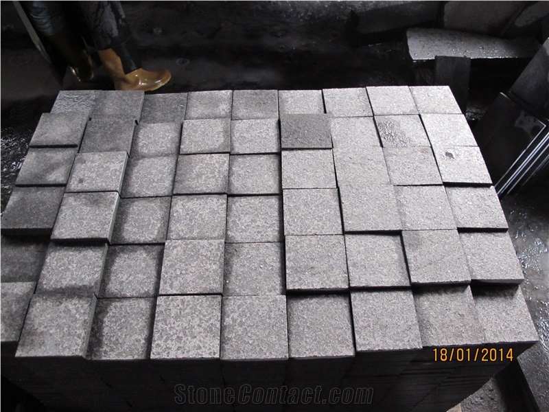 Cheap Granite Cube Stone for Floor Covering Patio Pavers 10 by 10 cm