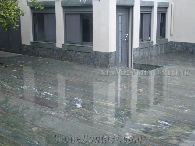 China Green Spray Wave Granite Exterior Floor Stairs,Stepping Panel Panel,Verde Juparana Polished Building Staircase Floor Covering