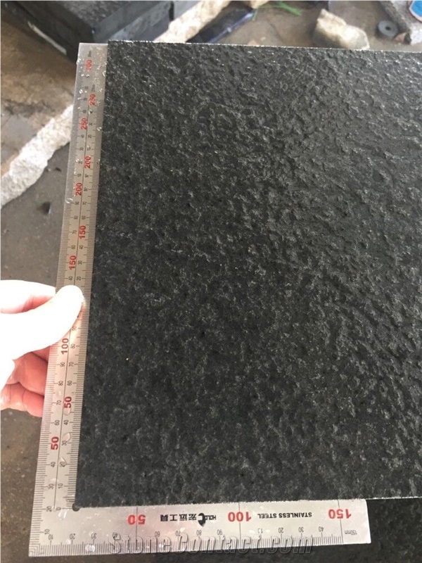 China Black Zhangpu Basalt Flamed Tile Paver