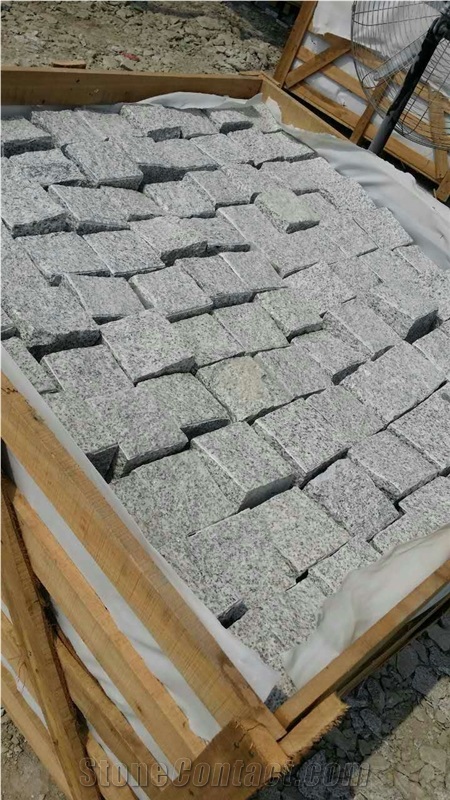 China Regular Shape G603 Cheap Cobble Stone All Size Natural Spilt Paving Sets Cube Stone/Driveway Paving Stone/Garden Stepping Pavements