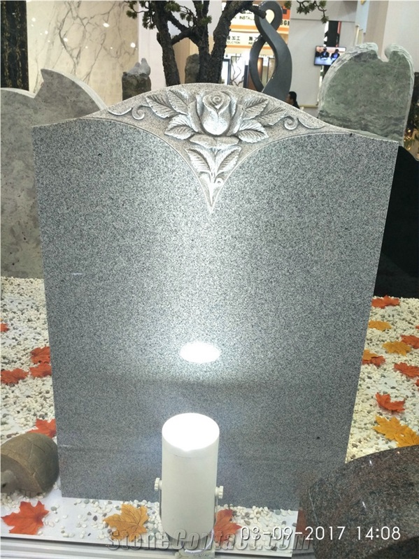 China Light Grey G633 Granite Polished Upright Headstones, Lawn Memorials, Carved Rose Gravestones, Grey Ogee Top Headstone with Carved Flowers in Top