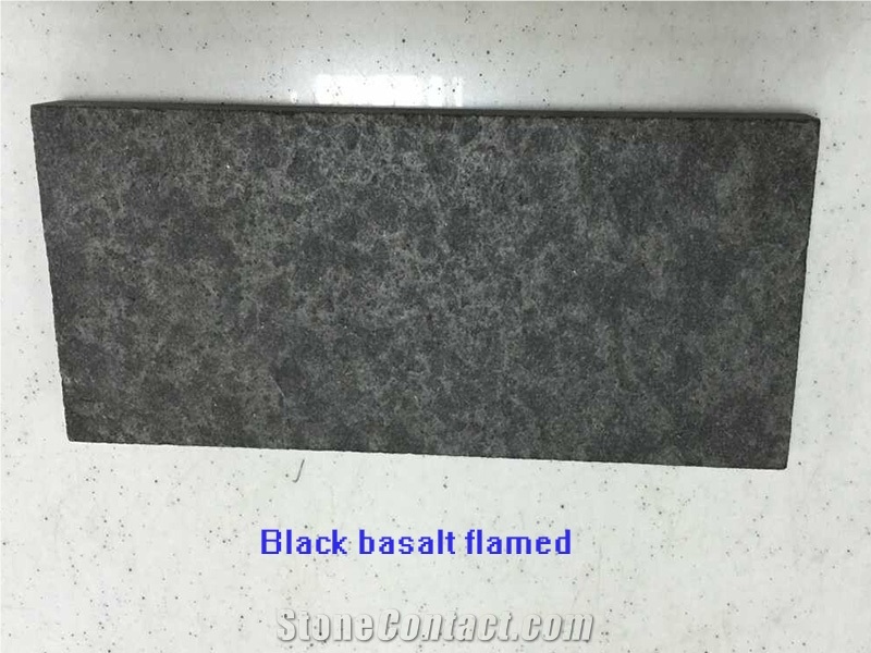 China Black Basalt Polished/Honed/Flamed Slab/Tiles for Wall Floor