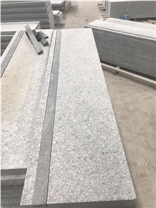 China Hill Light Granite G633 with Black Stone Flamed Anti Slip Stairs/Steps/ Staircase,Flamed Light Granite Staircase