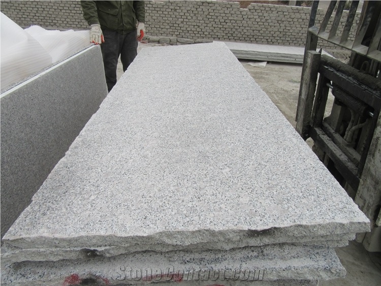 China Cheapest Grey Stone Granite Tiles Slabs G383 on Sale