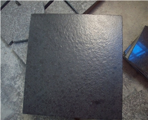 Chinese G684 Black Granite Slabs Leather Finished