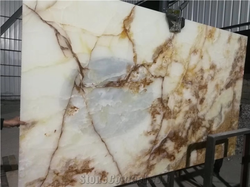 Lightweight Honeycomb-Backed Snow White Onyx Slabs