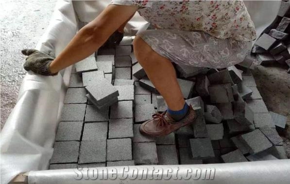 China Sesame Grey Granite Flame Cube Paving Stone