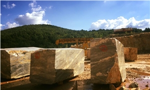 Giallo Siena Nuvolato Etrusco Blocks