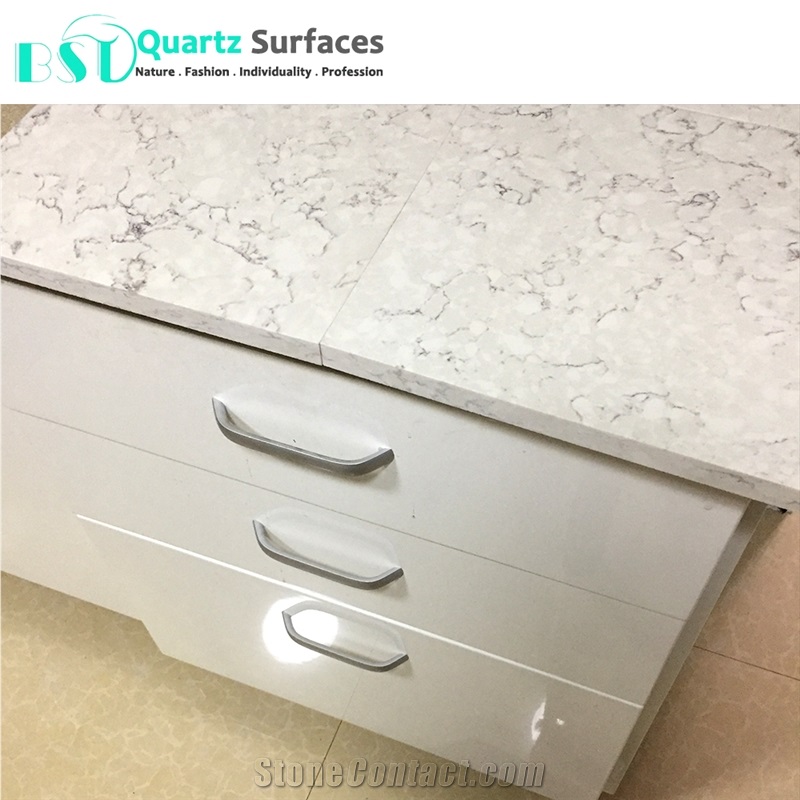 White Misty Carrera Restaurant Quartz Table Top from China