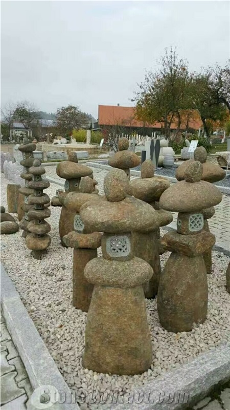 Natural Stone Decoration Lantern in Garden