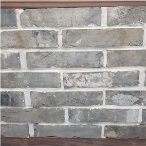 Old Reclaimed Brick Veneer Panels in Grey Color