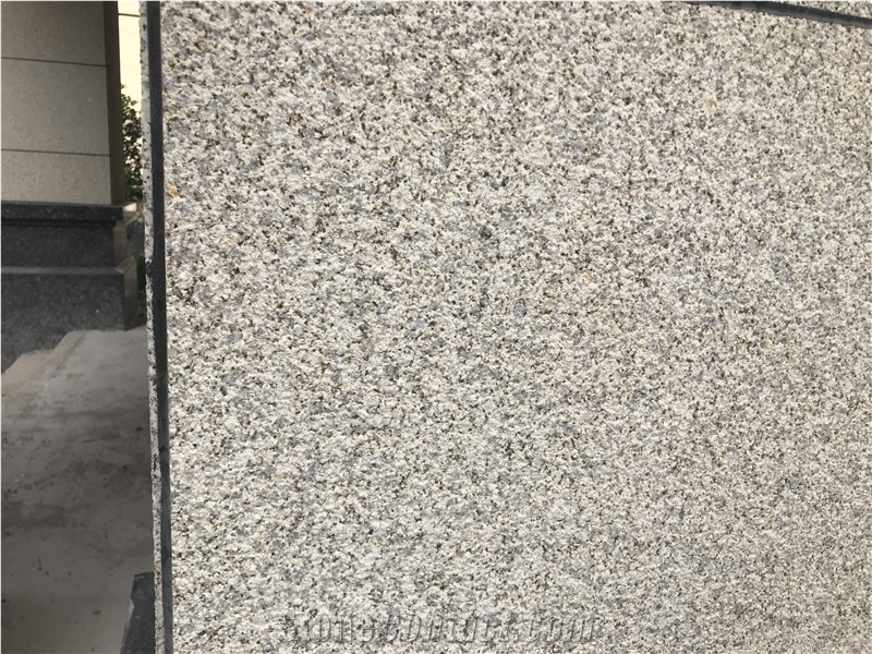 Yellow Color Bushhammer Granite G682 Wall Tiles
