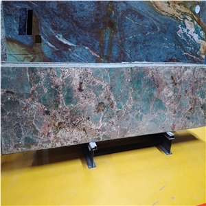 Brazil Green Color and Polished Luxury Stone Slabs