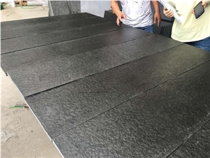 China Flamed Mongolia Black Granite Flooring Tiles