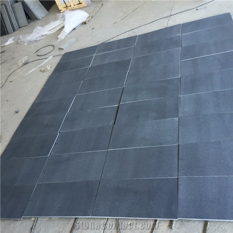 Flamed New G654 Black Granite Tiles for Flooring