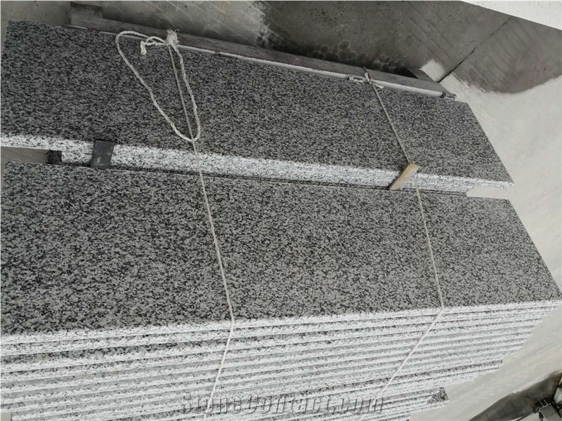 China Ivory White Sesame Granite Stairs Polished